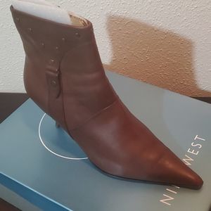 9 west size 10 m bootie dark brown leather